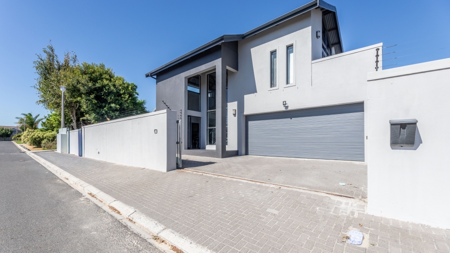 3 Bedroom Property for Sale in Parklands Western Cape